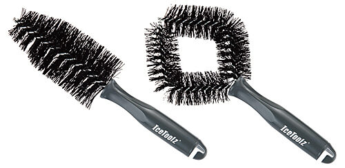 ICETOOLZ "C124" cleaning brush set