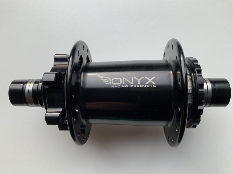 Rear Hub Onyx x Stay Strong Ultra Disc - 28h - 10mm